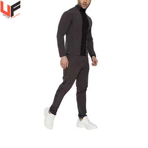 Joggers super maigres extrêmes personnalisés Survêtement technique de fitness pour hommes avec capuche Vêtements d'entraînement musculaire unis - Product Image 4