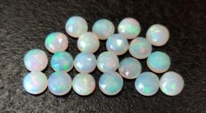 Opale Rose ronde naturelle à facettes, coupe des fleurs en vrac, 4 mm à 6mm - Product Image 4