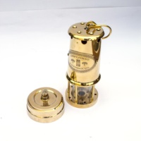 Haute Qualité Vente Chaude Décor Nautique Finition En Laiton Kérosène huile Marine Miner Lampe avec lanterne mur Cintre crochet
