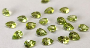 Peridoto Natural Corte de pera 3x5mm a 7x10mm Facetado-Peridoto suelto Corte de pera Piedra preciosa suelta Calidad superior - Product Image 2