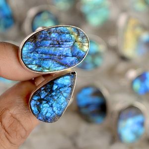 Vente en gros d'argent superposé naturel lune pierre anneau Labradorite Druzy plaqué Alphabet abeille anneaux pierres précieuses en vrac mariages fiançailles - Product Image 4