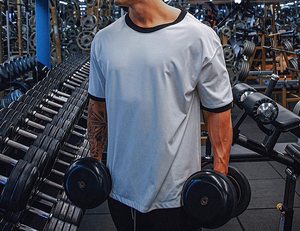 Venta al por mayor 100% algodón pesado personalizado hombres camisetas de gran tamaño de manga corta cuello redondo estilo Casual sólido microfibra para todos los días - Product Image 5