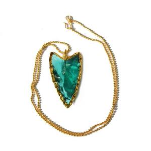 Proveedor de elegante collar de piedras preciosas con puntas de flecha galvanizadas de vidrio tipo ágata a la venta - Product Image 1