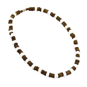 Collana con Perline di Cocco da 8mm, Collana Ispirata agli Surfisti Hawaiani, Collana Combinata con Conchiglie Puka - Product Image 2