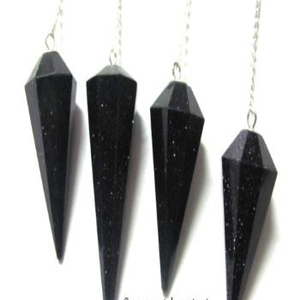 El mejor valor de los péndulos facetados de piedra de Sol Azul: péndulos facetados de piedra de Sol Azul a la venta péndulo de cristal de chakra curativo - Product Image 1