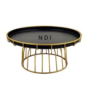 Soporte para pasteles de aspecto lujoso con acabado negro antiguo en forma redondeada con marco metálico dorado para decoración de mesa. - Product Image 1