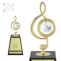 Piala Musik Seni Rakyat Eropa Crystocraft Personalised Deluxe Berlapis Emas Logam Besi dengan Kristal Potongan Brilian Bentuk Treble Clef