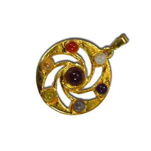 Meilleure valeur Golden Wheel Metal Chakra Pendentifs pierre précieuse d'agate sculptée à vendre - Product Image 1