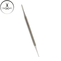 Vente en gros de curettes de manucure professionnelles de qualité supérieure en acier inoxydable argenté, lime à ongles, grattoir, emballage personnalisé avec logo