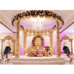 Mandap de Madera con Tallado Floral de Lujo para Bodas Indias, Decoración Floral Tallada para Lugar de Bodas, Londres - Product Image 1