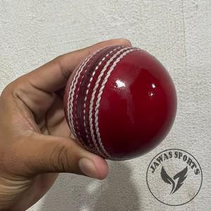 Ballon de cricket de qualité supérieure, couleur personnalisée, design en cuir premium avec logo rigide pour une expérience sportive haut de gamme - Product Image 3