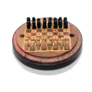 Une paire d'échiquier de jeu indien, rond, en bois, fait à la main, avec échecs de qualité supérieure, cadeau pour elle