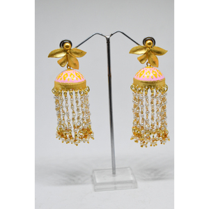Boucle d'oreille en laiton pour filles et femmes, bijou traditionnel, style meenakari, finition mate dorée, longue, vente en gros, 2022 - Product Image 1