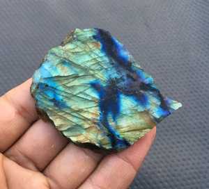 Spécimen de Labradorite naturelle pierre précieuse cristal Flashy pierre brute non traitée décoration de la maison vente en gros - Product Image 5