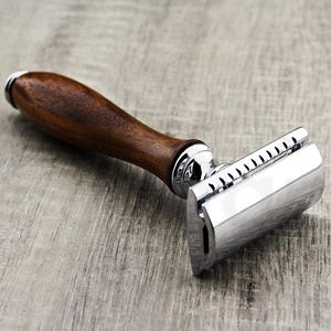 Manche de rasoir de sécurité à double tranchant en bois - Product Image 1