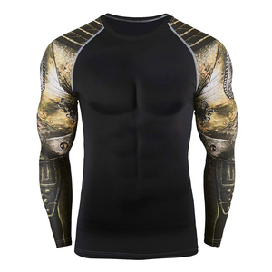 Chemise de compression à manches longues pour homme, noire avec imprimé armure, séchage rapide, en polyester - Product Image 6