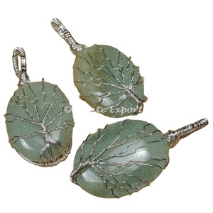 Meilleur exportateur fil d'argent enveloppé vert Aventurine pendentifs fins et breloques en gros - Product Image 1