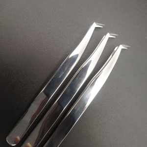 Pinzas de pestañas delgadas para botas con logotipo personalizado, pinzas de extensión de cejas con acabado pulido de acero inoxidable sólido para ruso - Product Image 3