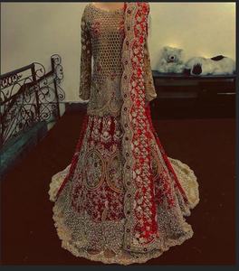 ATIYA LIBAS Ensemble de mariée Lehenga Choli pour femme avec broderie Zardozi lourde en acétate pour les mariages (origine Inde Pakistan) - Product Image 1