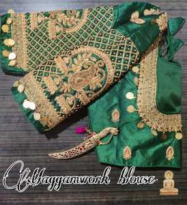 Chemisier prêt à l'emploi en tissu de soie Fentam lourd à la mode avec Codding et Aari Work et Coin Golden Thrad Work Colaction - Product Image 6