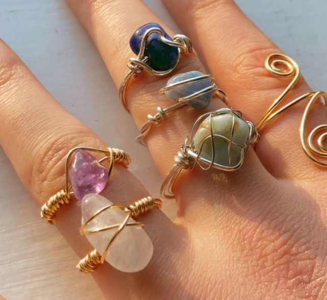 มีสีสัน