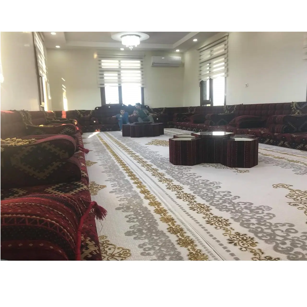 Ottoman Phong Cách Sofa Arabic Majlis Oriental Tầng Chỗ Ngồi | Ngồi Chiều Cao 25Cm | Sofa + Thảm Len + Rèm + Bộ Bàn Đầy Đủ
