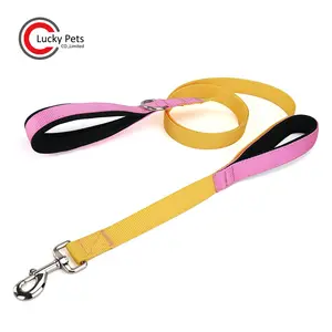 Correas para mascotas personalizadas de nailon fluorescente de dos colores con doble ASA correa para perro con acolchado de neopreno - Product Image 1