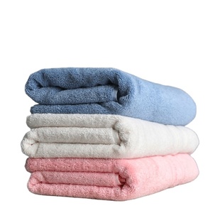 Essuie-mains 100% coton super absorbants OEM Serviettes de bain tissées à séchage rapide pour golfeurs Design uni de l'Inde - Product Image 1