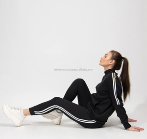 Ensemble de survêtement 2 pièces pour femmes, survêtement élégant, personnalisé, en velours, nouvelle collection - Product Image 3