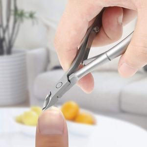 Vente en gros de pinces à cuticules professionnelles en acier inoxydable de qualité chirurgicale Logo personnalisé Outils de manucure pour les soins personnels Utilisation des doigts - Product Image 4