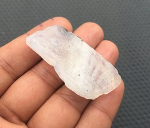 Top Qualité Naturel Arc-En-Moonstone Flashy Brut Spécimen Pierres Véritables Bleu Feu Non Traitée Bruts En Gros - Product Image 2