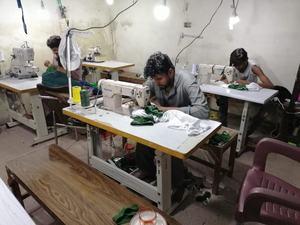 Camisetas reversibles negras de baloncesto con diseño personalizado al por mayor-Uniformes de uniforme de baloncesto - Product Image 4