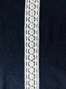 Rubans et lacets en organza brodés à la machine, écologiques, sur mesure, en tailles et couleurs assorties pour robe de mariée Desi - Product Image 3