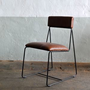 Chaise de salle à manger en cuir véritable industriel, cadre en fer résistant à la rouille |   Marque AKKU ART, garantie 1-2 ans, finition mate |   Meubles de maison - Product Image 2