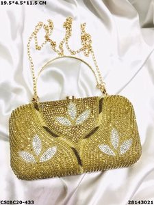 Sac de soirée artisanal de créateur, brodé, pochette décontractée pour mariages et fêtes, présenté par Craftstages International - Product Image 3
