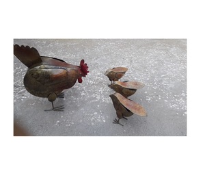 Gallina de metal de hierro con pollitos para el artículo decorativo del hogar - Product Image 1
