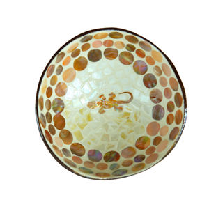 Bol en coquille de noix de coco sculpté à la main Nouvelle Collection Fait à la main au Vietnam - Product Image 2