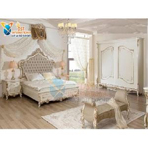 Ensemble de meubles de chambre à coucher avec finition blanche, Style classique et Vintage, européen, 4 pièces - Product Image 1