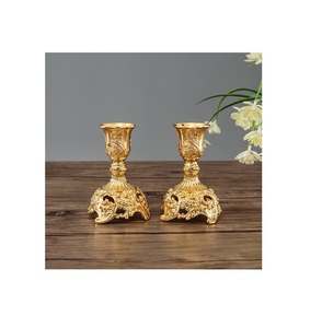 Candelabro de Latón para Altar - Decoración Elegante Hecha a Mano con Acabado Personalizado Brassworld India - Product Image 1