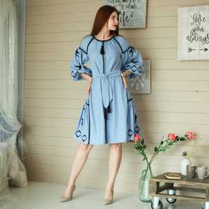 2023 dernières robes en lin de broderie florale ukrainienne pour les femmes faites à la main 100% coton blanc broderie bleu Accents pour l'automne - Product Image 4