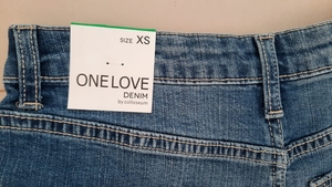 Nouvel Arrivage Qualité Export Jean pour Femme Taille Haute Effet Usé Respirant Infroissable Fermeture Bouton et Zip Lavé Écologique Séchage Rapide - Product Image 4