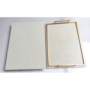 Plateau de service DAPHOCO Modèle 181 en faux cuir shagreen blanc, avec cadre en laiton antique 0,38x0,28x0,065, origine Vietnam - Product Image 6