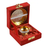 家の色の金と銀のメッキ仕上げのためのディワリ特別な真鍮のディヤ装飾装飾装飾的な赤い色のボックスデザイン