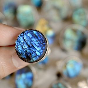 Anillo de boda de piedras preciosas sueltas de 8 disparos para hombre, zafiro natural y labradorita, Druzy, venta al por mayor - Product Image 5