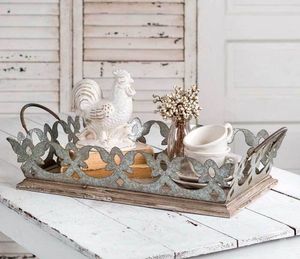 Plateau en métal rond galvanisé antique avec poignée en corde Design vintage et praticité - Product Image 1