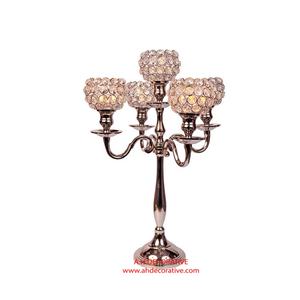 Candélabre haut en métal brillant avec 5 votives en cristal Candélabre fait main en aluminium plaqué argent au design élégant à vendre - Product Image 1