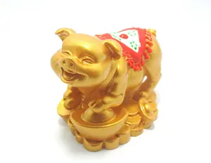 Polyresin estatueta animal para decoração de casa/sorte porco dourado estatueta do Vietnã Em 2023