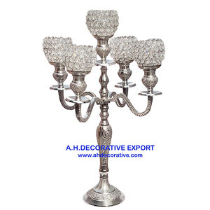 Candélabres en relief argenté à 5 bras pour décoration de sol et de mariage Candélabres faits à la main en aluminium nickelé sur base ronde - Product Image 1