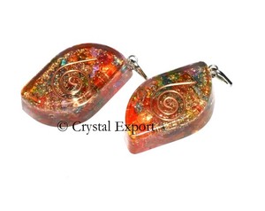 Pendentifs Orgone en forme d'œil avec pierres des chakras et sertissage griffe - Unisexe, en vente - Product Image 1