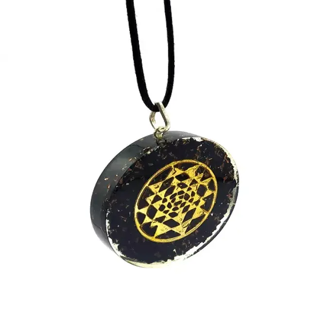 best selling natural agate stone chips crystals black tourmaline chips healing orgonite orgone pendant necklace for sale